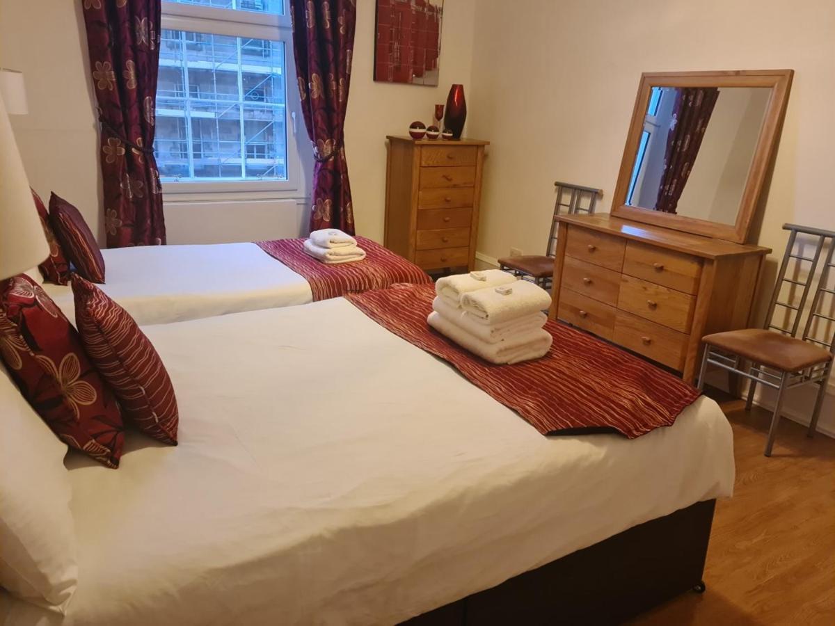 Parliament Square - Royal Mile Apartment Edinburgh Bagian luar foto